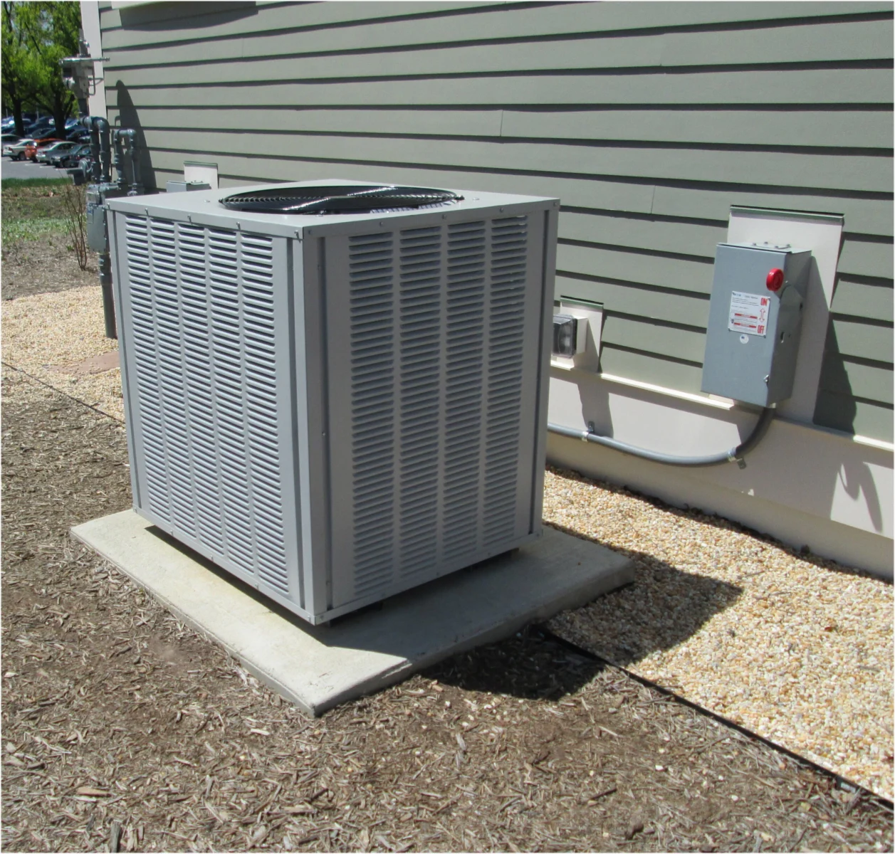 Commercial HVAC ductwork and rooftop system