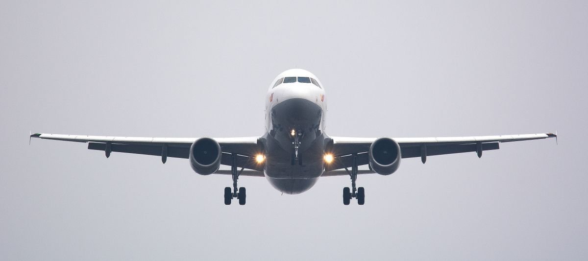 Aircraft on approach for time-sensitive freight