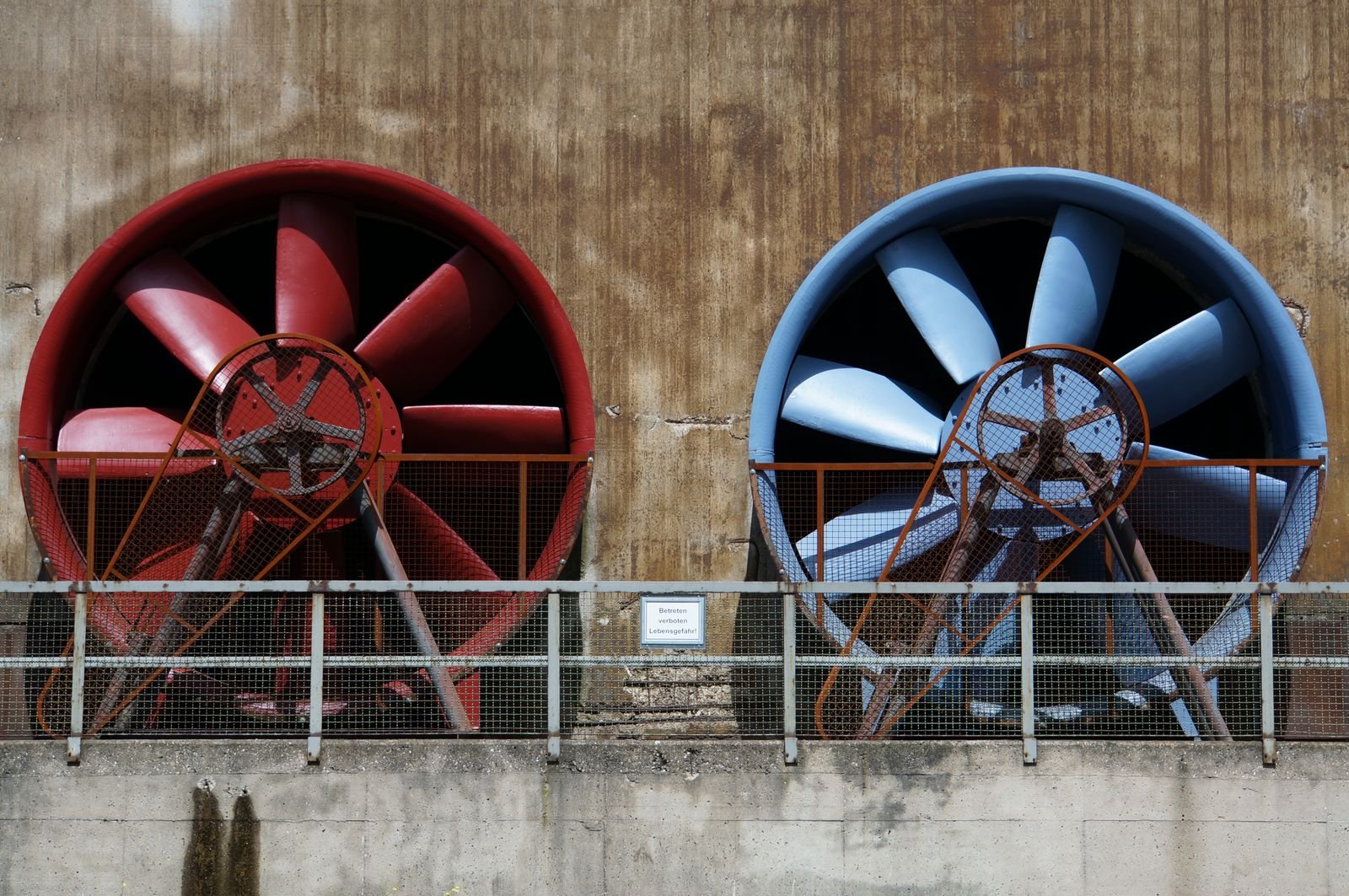 Industrial exhaust fans selected against airflow and pressure