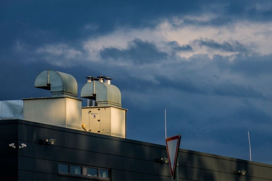 Compact mixed-flow and rooftop ventilation