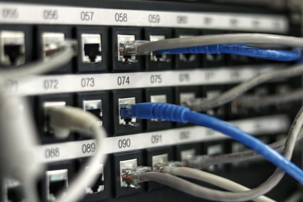 Server motherboard and microchip contacts corroded by ambient reactive gases